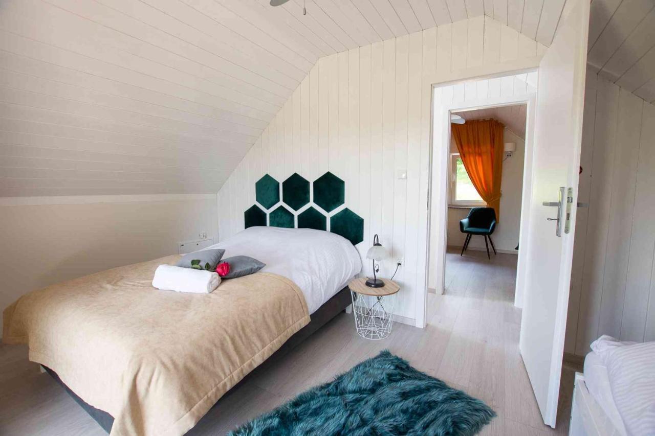 Resort Holiday Natural - Gosciniec Zacisze Chmielno Eksteriør billede