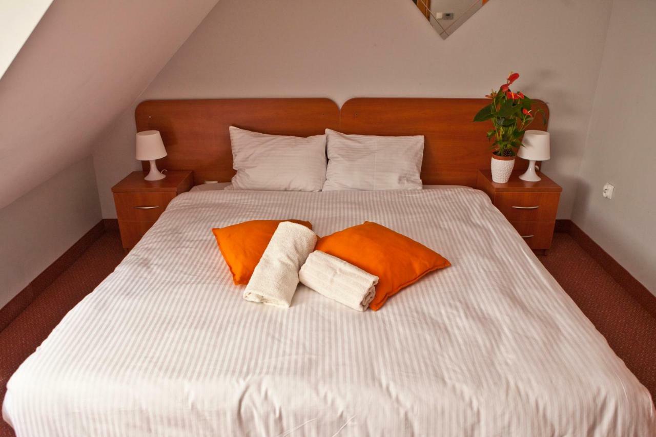 Resort Holiday Natural - Gosciniec Zacisze Chmielno Eksteriør billede